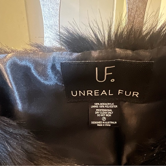NWOT Faux Fur Wrap by Unreal Fur - Picture 5 of 6